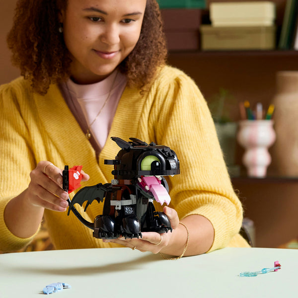 LEGO® ICONS™ How to Train Your Dragon: Toothless