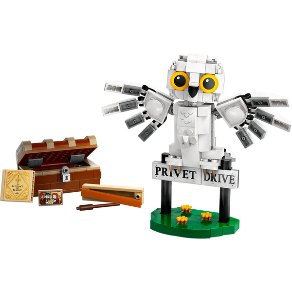LEGO® Harry Potter™ Hedwig™ at 4 Privet Drive