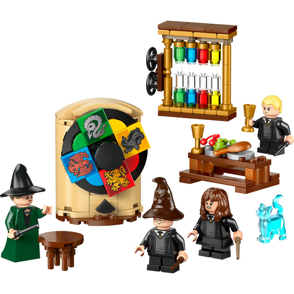 LEGO® Harry Potter™ Hogwarts™ Castle: Sorting Hat™ Ceremony