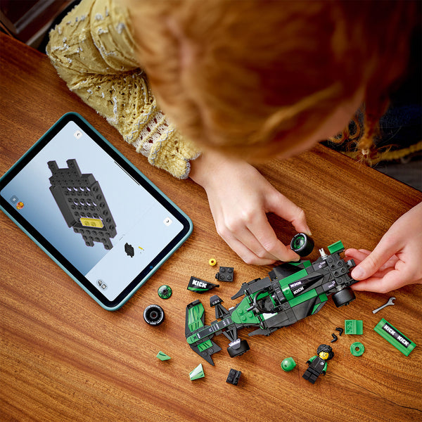 LEGO® Speed Champions - KICK Sauber F1® Team C44 Race Car