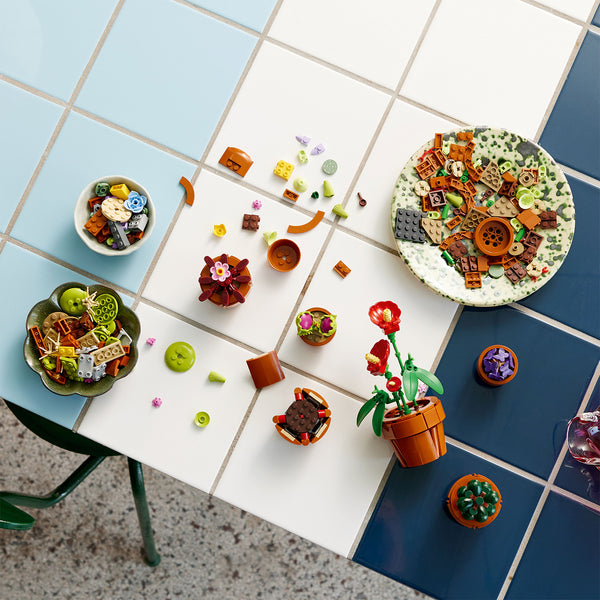 LEGO® ICONS™ Tiny Plants