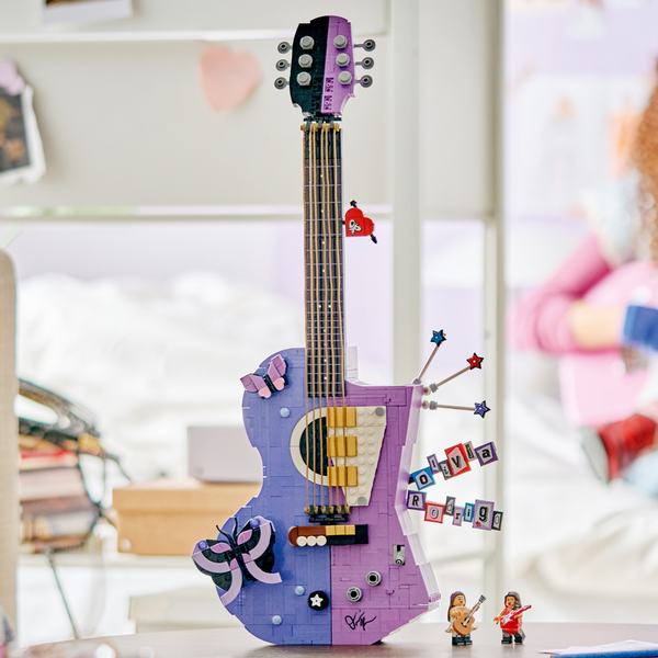 LEGO® Editions Olivia Rodrigo’s Dual Guitar