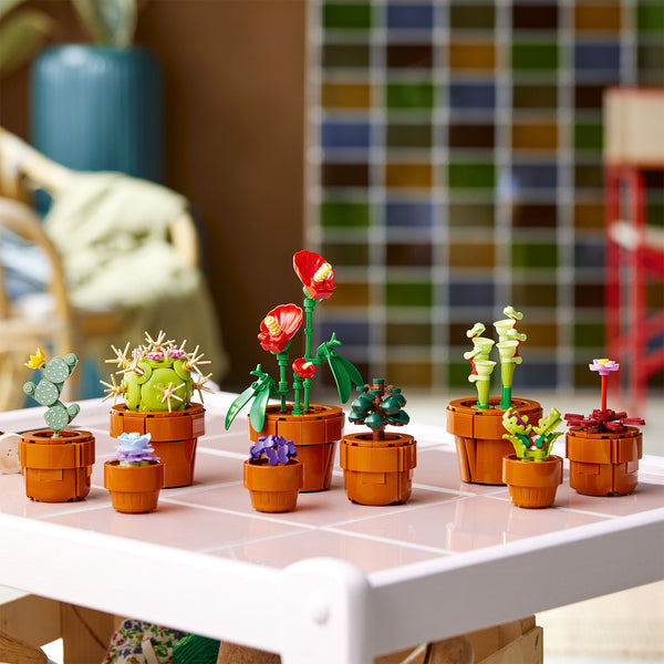LEGO® ICONS™ Tiny Plants