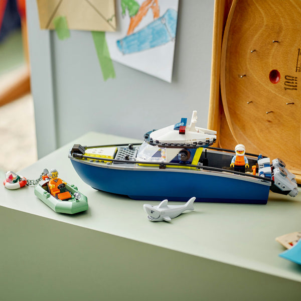 LEGO® City Police Boat Chase