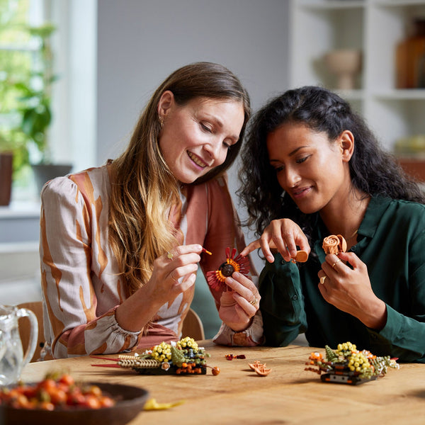 LEGO® ICONS™ Dried Flower Centerpiece