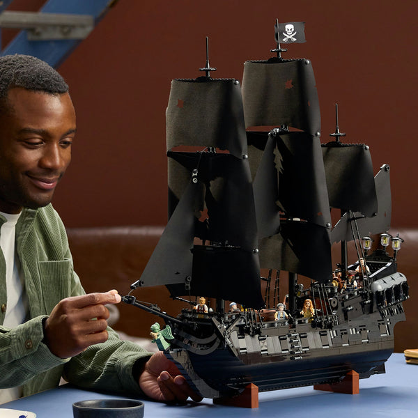 LEGO® Icons Captain Jack Sparrow’s Pirate Ship