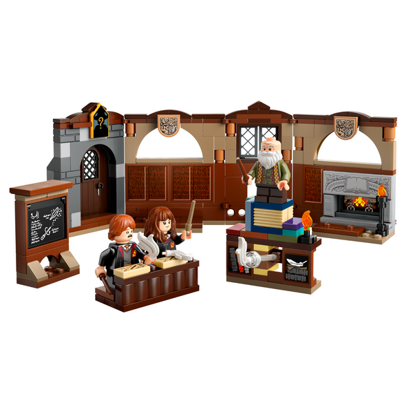 LEGO® Harry Potter™ Hogwarts™ Castle: Charms Class