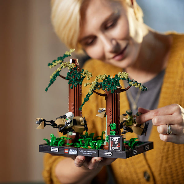 LEGO® Star Wars™ Endor™ Speeder Chase Diorama