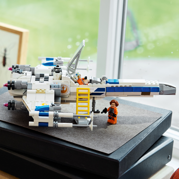 LEGO® Star Wars™ New Republic X-Wing Starfighter™