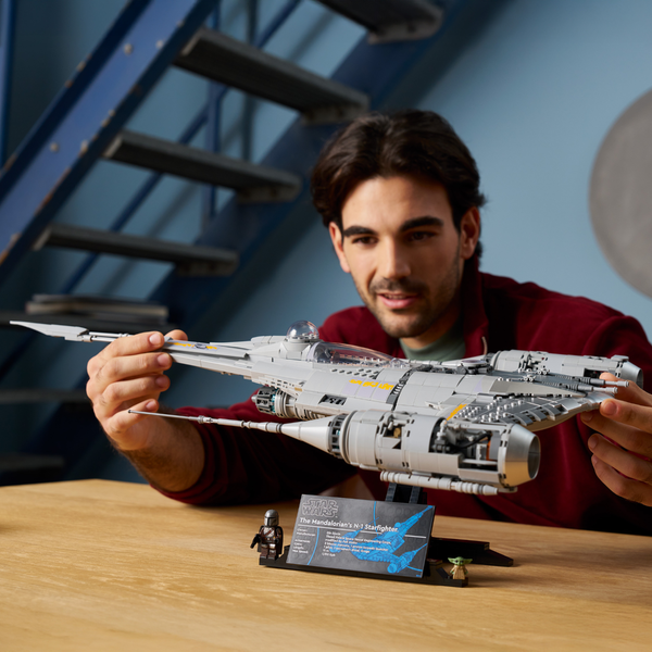 LEGO® Star Wars™ The Mandalorian's N-1 Starfighter™