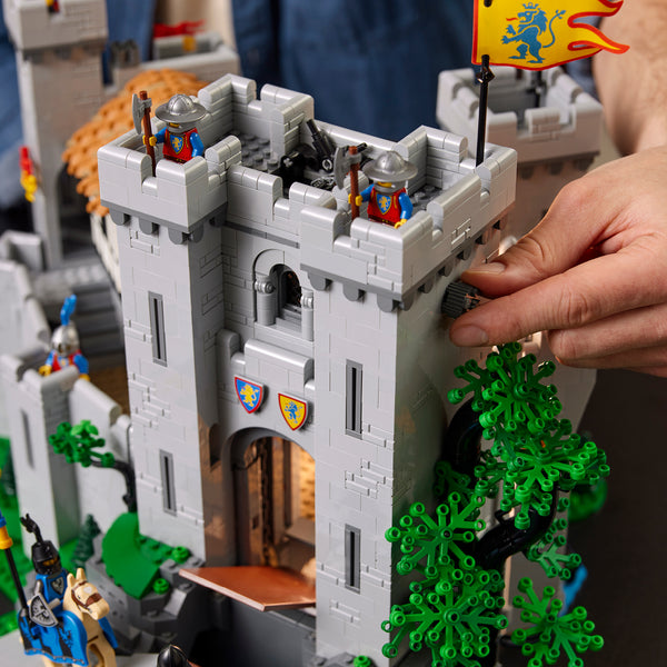 LEGO® ICONS™ Lion Knights' Castle