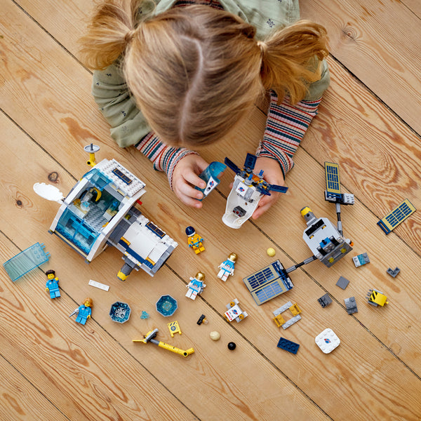 LEGO® City Lunar Space Station