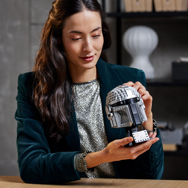 LEGO® Star Wars™ The Mandalorian™ Helmet