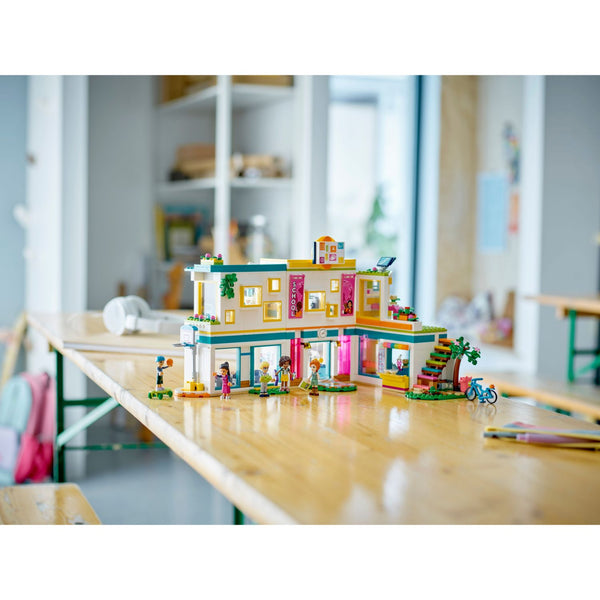 LEGO® Friends™ Heartlake International School