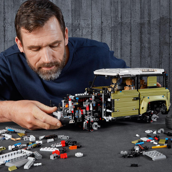 LEGO® Technic™ Land Rover Defender