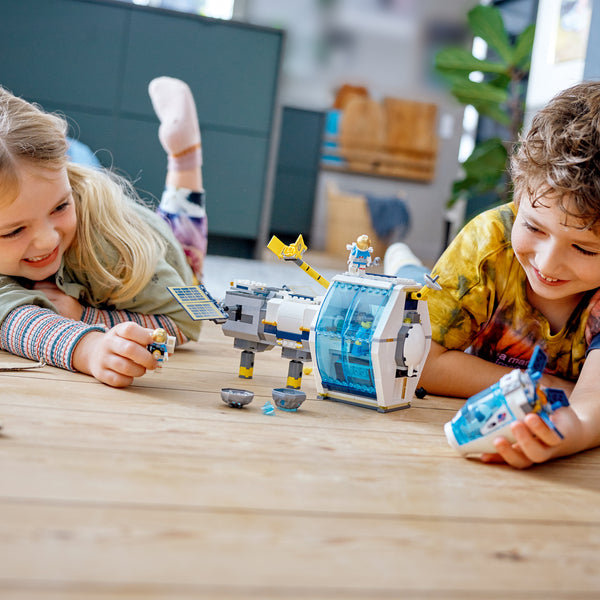 LEGO® City Lunar Space Station