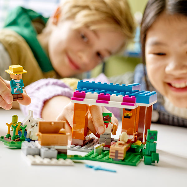 LEGO® Minecraft® The Bakery
