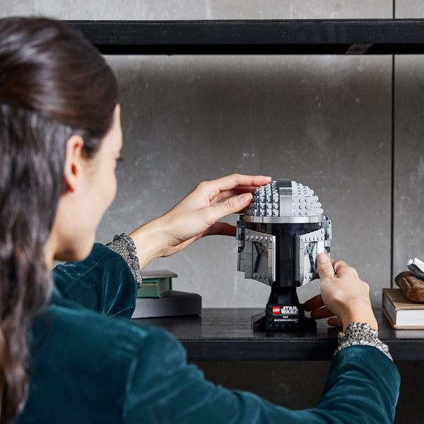 LEGO® Star Wars™ The Mandalorian™ Helmet