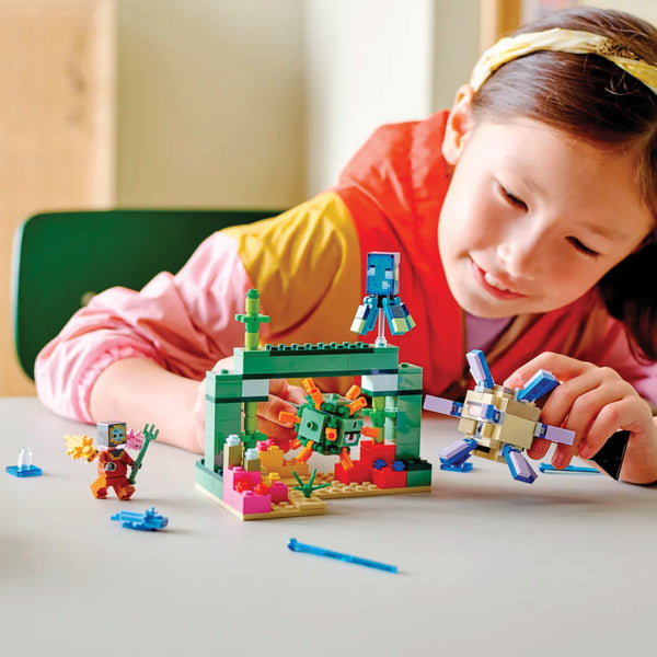 LEGO® Minecraft® The Guardian Battle