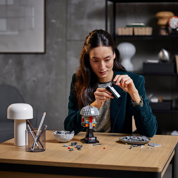 LEGO® Star Wars™ The Mandalorian™ Helmet