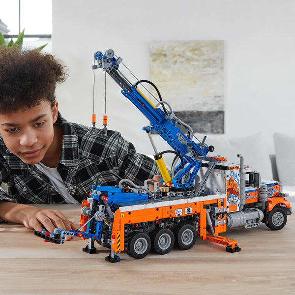 LEGO® Technic™ Heavy-duty Tow Truck
