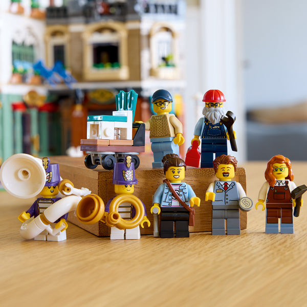 LEGO® Icons Shopping Street