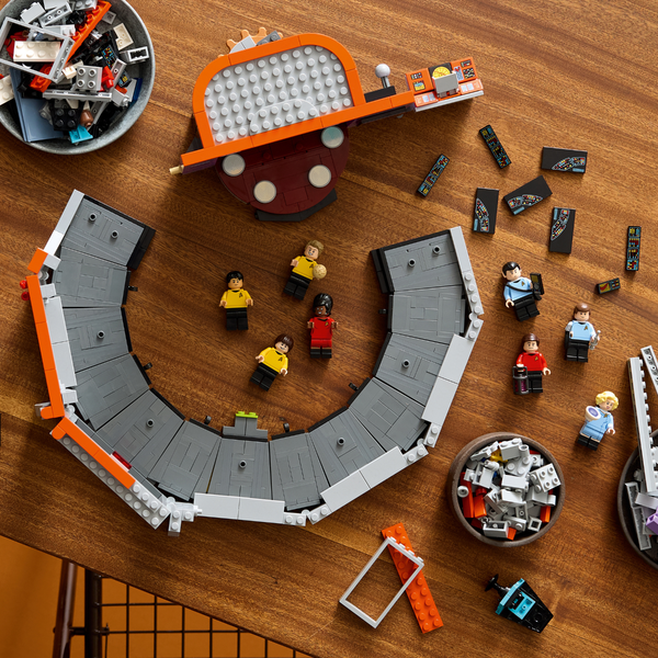 LEGO® Icons Star Trek: U.S.S. Enterprise NCC-1701™ Bridge