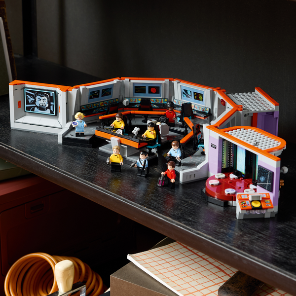 LEGO® Icons Star Trek: U.S.S. Enterprise NCC-1701™ Bridge