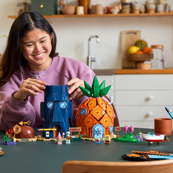 LEGO® Icons SpongeBob SquarePants: Bikini Bottom