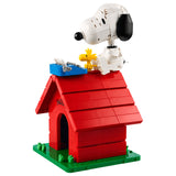 LEGO® Ideas Peanuts: Snoopy’s Doghouse