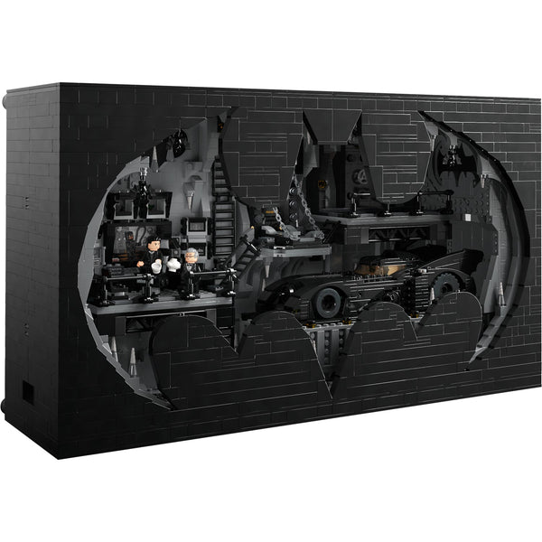 LEGO® DC Batman™ Batcave™ –  Shadow Box