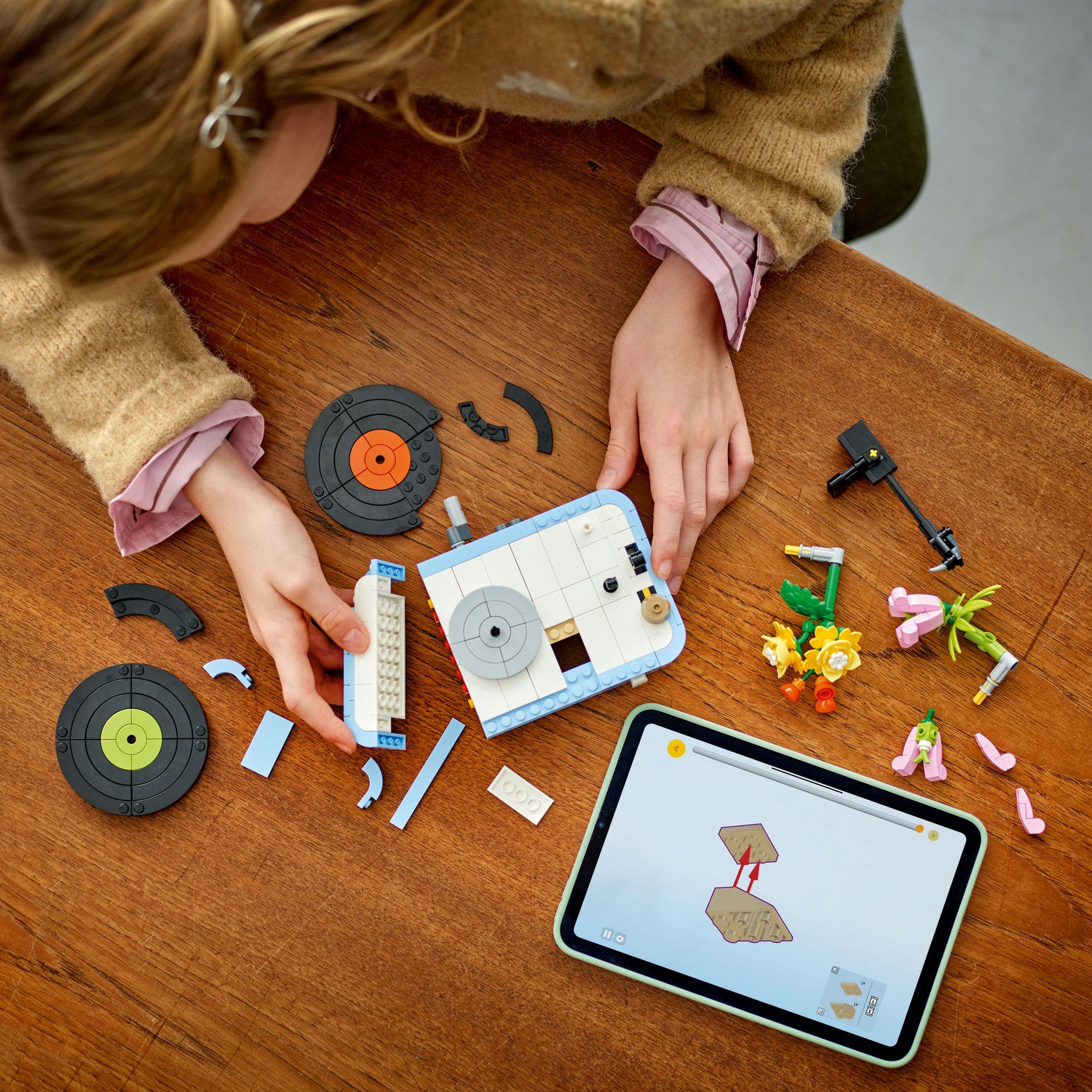 LEGO® Creator 3-in-1 Record Player with Flowers – AG LEGO