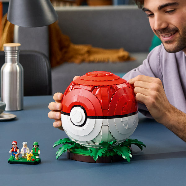 LEGO® Pokémon™ Iconic Trainer Moments Poké Ball