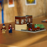 LEGO® Icons Stranger Things: WSQK Radio Station