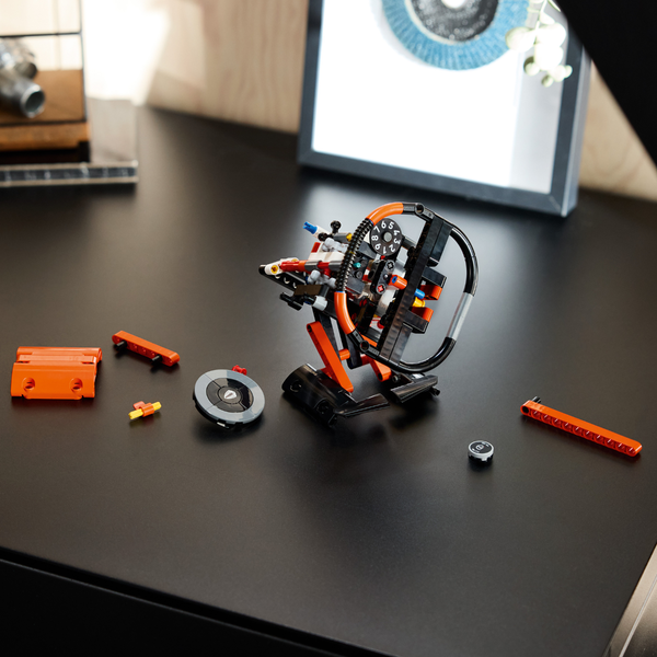 LEGO® Technic Koenigsegg Sadair’s Spear Steering Wheel