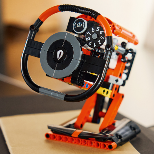 LEGO® Technic Koenigsegg Sadair’s Spear Steering Wheel