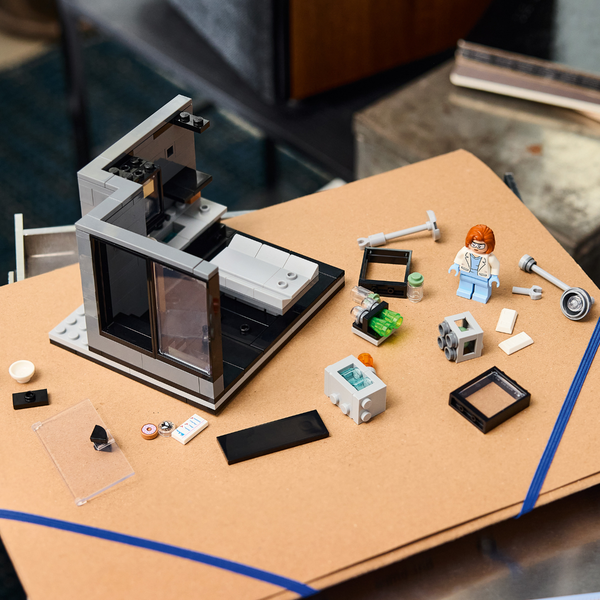 LEGO® Ideas The X-Files: Scully’s Lab