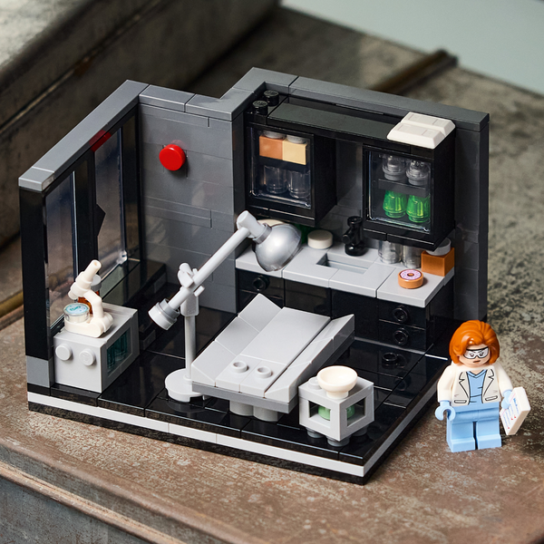 LEGO® Ideas The X-Files: Scully’s Lab