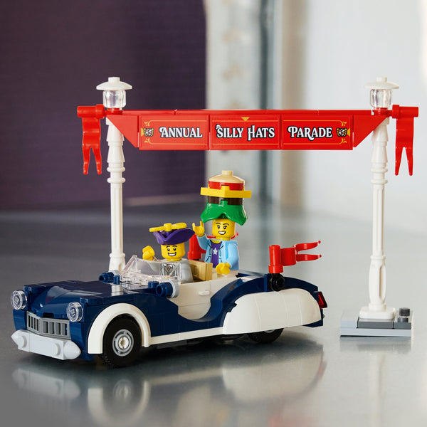 LEGO® Icons Vintage Parade Car