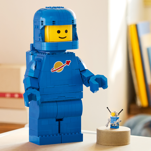 LEGO® Scaled-Up Blue Astronaut Minifigure