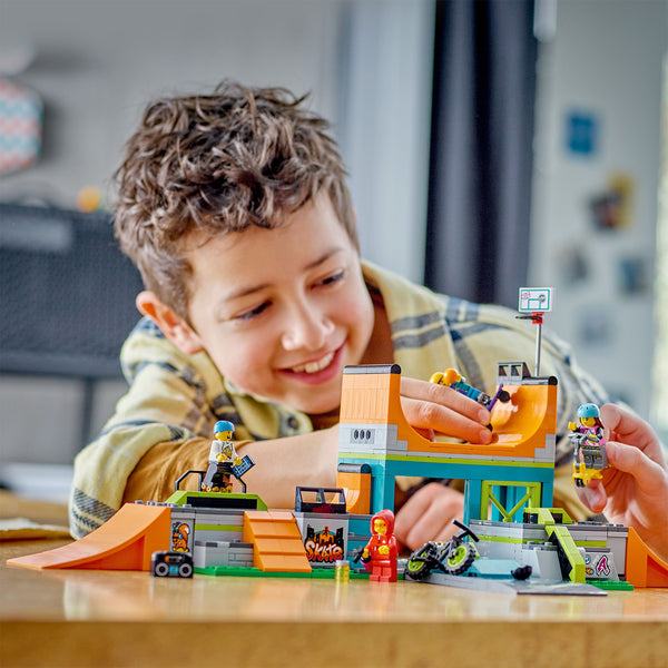 LEGO® City Street Skate Park