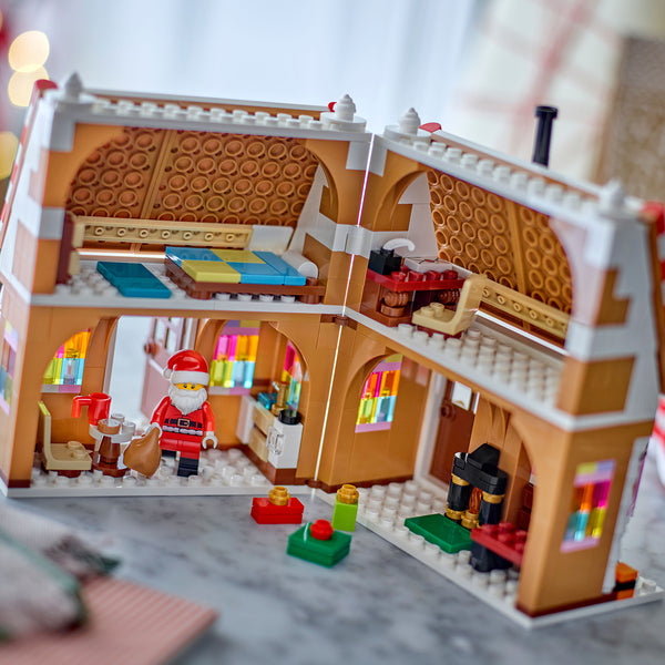 LEGO® Festive Gingerbread House