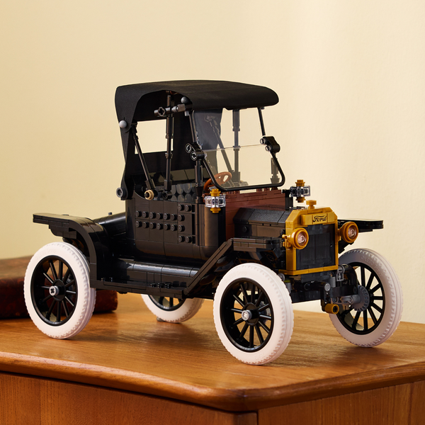 LEGO® Icons Ford Model T
