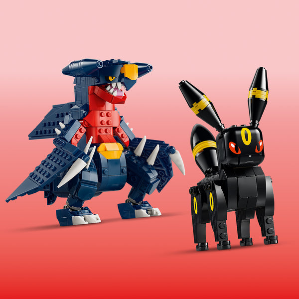 LEGO® Pokémon™ SMART Play™: Umbreon vs. Garchomp Championship Battle