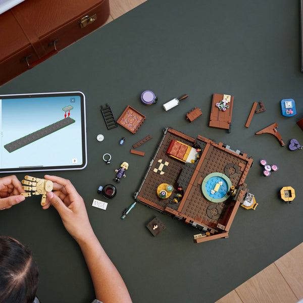 LEGO® Wednesday Thing’s Apartment