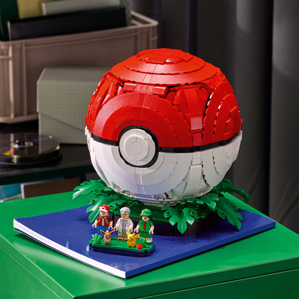 LEGO® Pokémon™ Iconic Trainer Moments Poké Ball