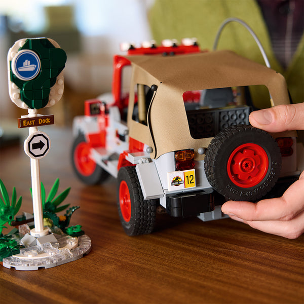 LEGO® Jurassic World: Jurassic Park Jeep® Wrangler