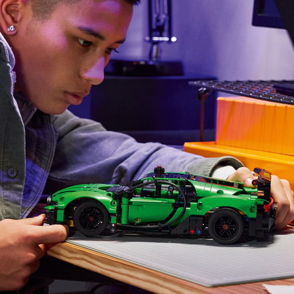 LEGO® Technic™ Green Bugatti Chiron Pur Sport Hypercar