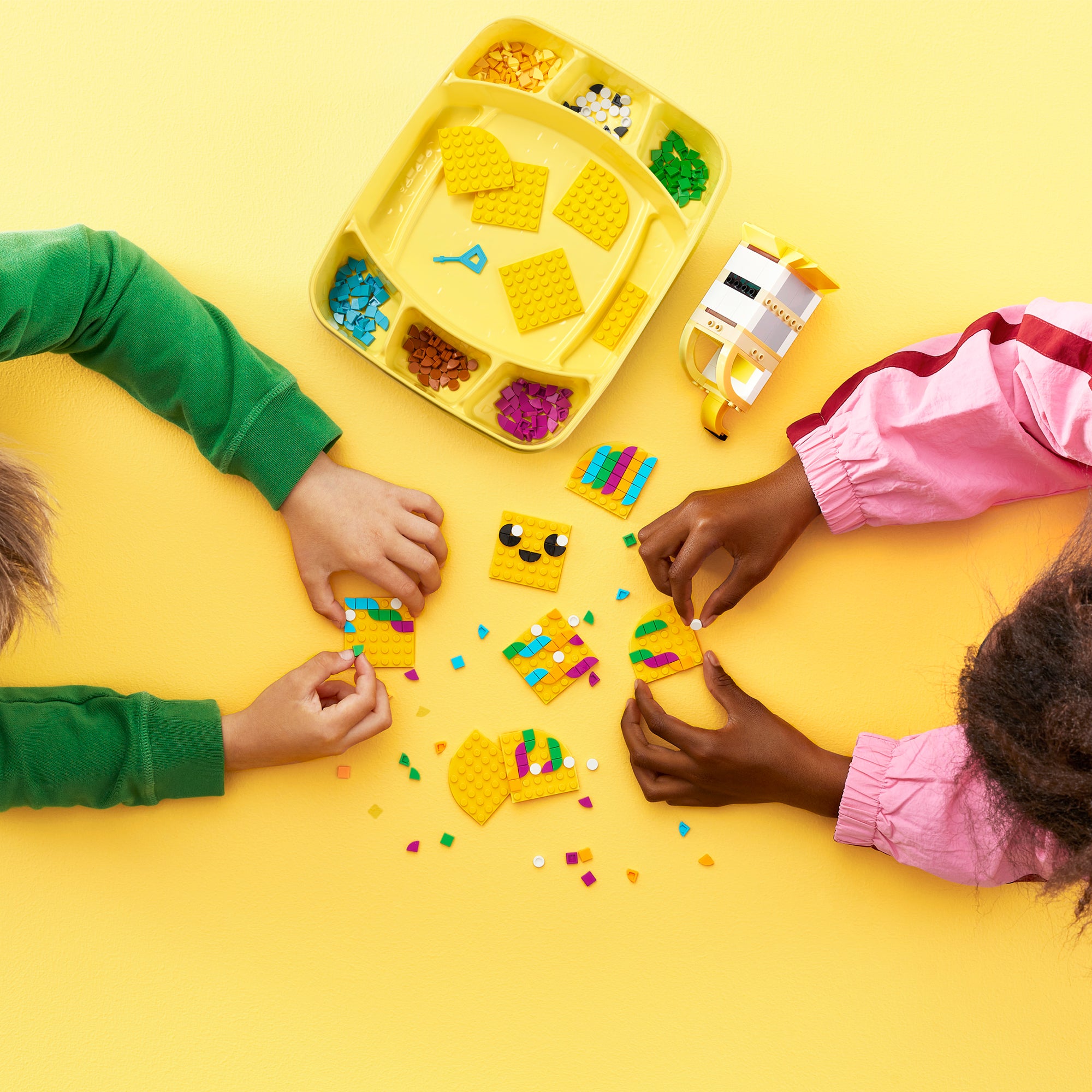 LEGO® DOTS™ Cute Banana Pen Holder – AG LEGO® Certified Stores