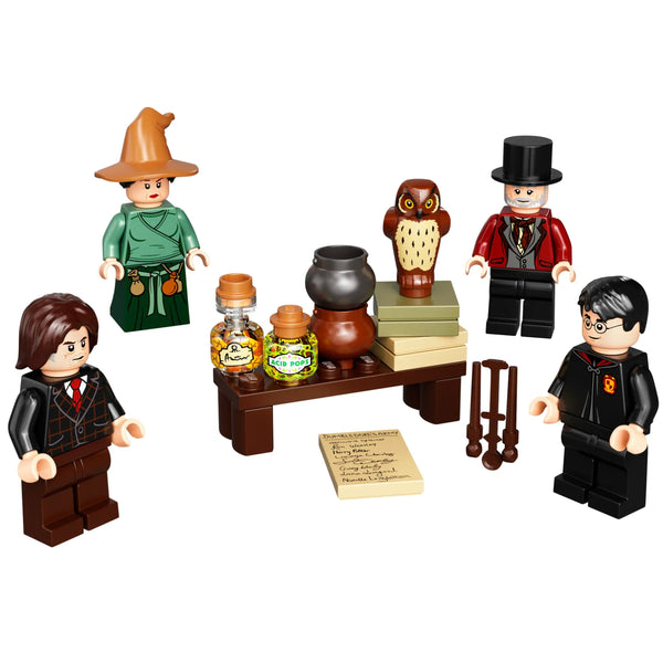 LEGO® Harry Potter™ Wizarding World Minifigure Accessory Set